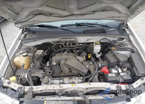 2008 Ford Escape Xlt z USA, uszkodzony, nr VIN 1FMCU93118KB07144